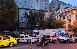 Şişli’de bir kişi börekçiden aldığı bıçakla...