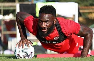 Sivasspor’da Aaron 8 hafta yok!