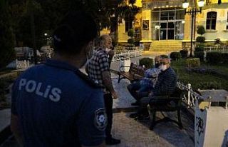 Sokağa çıkma kısıtlamasına uymayanları polis...
