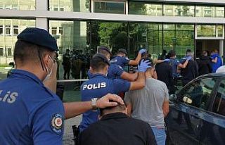 Sokak satıcılarına şafak operasyonunda 6 tutuklama