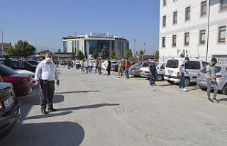 Sosyal mesafeli ve maskeli işe giriş sırası