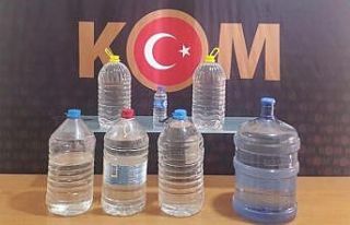 Su şişelerinden kaçak rakı çıktı