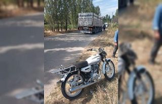 Şuhut’ta motosiklet ile kamyon çarpıştı: 1...