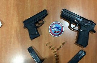 Şüphe üzerine durdurulan 3 kişide silah ve uyuşturucu...