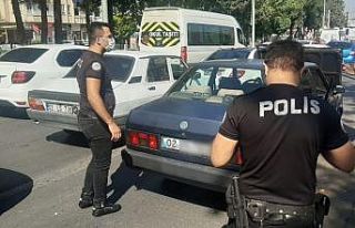 Şüpheli otomobil polis ekiplerini harekete geçirdi