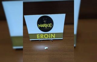 Şüpheli şahısın üzerinden eroin çıktı