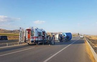 Sürücü Araçtan Fırladı Kazada 4 Kişi Yaralandı