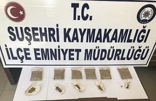Suşehri’nde 3 kilo 92 gram toz esrar ele geçirildi
