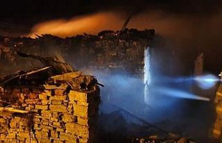 Susurluk’da bir ev alevlere teslim oldu