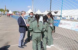 Tahmazoğlu’ndan TEKNOFEST’e katılan öğrencilere...