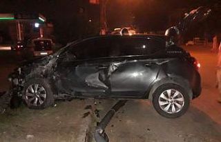 Takla atan aracın sürücüsü yaralı kurtuldu