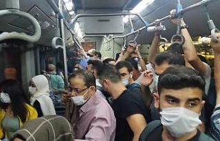 Taksim otobüsünde tıklım tıklım yolculuk