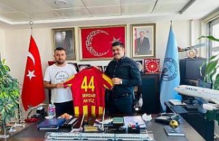Taraftarlardan havaalanı müdürüne hayırlı olsun...
