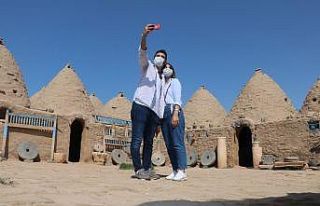 Tarihi kümbet evleri 7 ay sonra yeniden turistleri...