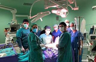 Tek akciğeri olan hastaya başarılı bypass ameliyatı...