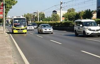 Tek teker üzerinde giden sürücüye tek seferde...