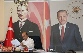 Teröristler yol yapan belediye başkanını tehdit...