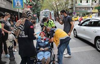 Ters yöne giren sürücünün çarptığı yaya yaralandı