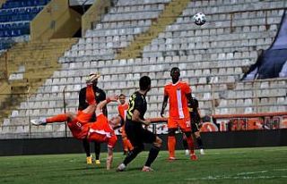 TFF 1. Lig: Adanaspor: 0 - İstanbuspor: 0 (İlk yarı...