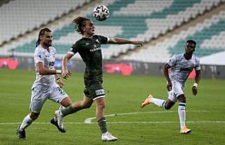 TFF 1. Lig: Bursaspor: 1 - Giresunspor: 1 (İlk yarı...