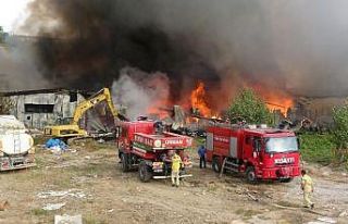 Tokat’ta AVM yangını kontrol altına alındı,...