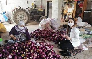 Topuklu ayakkabılarını çıkardı ipe patlıcan...