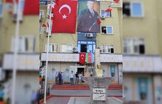 Toroslar Belediyesi’nden Azerbaycan’a bayraklı...