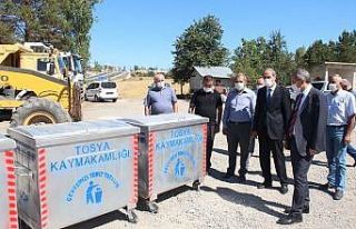 Tosya’da yeni çöp konteynerleri muhtarlara teslim...
