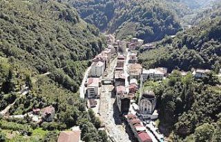 Trabzon’un Köprübaşı ilçesi şiddetli bir yağışta...