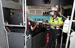 Trafik polislerinden korana virüs denetimi