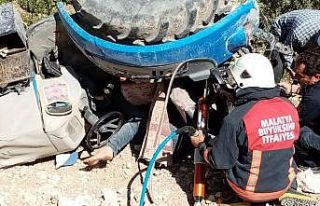Traktörün altında kalan sürücü öldü