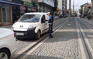 Tramvay yolunu kullanan araçlara ceza
