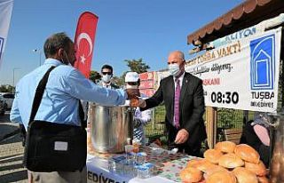 Tuşba Belediyesinden gönülleri ısıtan çorba...