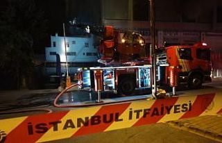 Ümraniye’de konfeksiyon atölyesi alev alev yandı