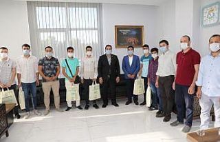 Üniversiteyi kazanan gençler Canpolat’’la buluştu