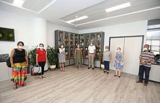 Üretici kadın kooperatifi, Mezitli’yi çiçeklerle...
