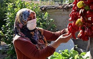 Üretici kadınlar emeklerini kazanca çeviriyor