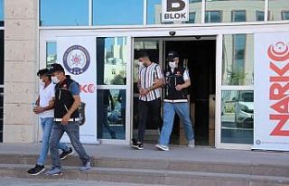 Uşak’tan İzmir’e sevk edilen 40 kilo esrar dedektör...