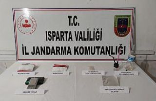 Uyuşturucu operasyonunda yakalanan 5 kişiden 1’i...