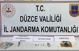 Uyuşturucu taciri suçüstü yakalandı