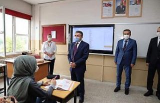Vali Atay Fen Lisesi’ni ziyaret etti