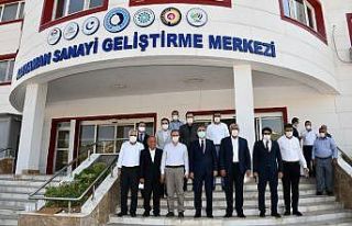 Vali Çuhadar, ASGEM’deki atölyeleri gezdi