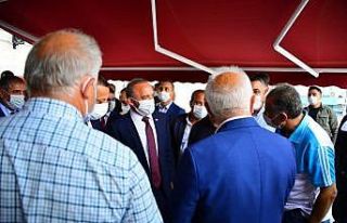 Vali Hüseyin Öner, Annesini son yolculuğuna uğurladı