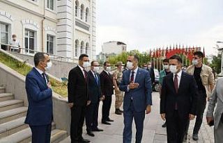 Vali Mahmut Çuhadar, Kahta’yı gezdi