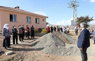 Vali Makas, Refahiye’nin köylerinde incelemede...