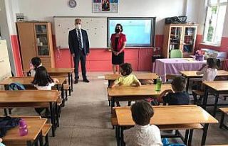 Vali Seymenoğlu, minik öğrencilerden tedbirlere...