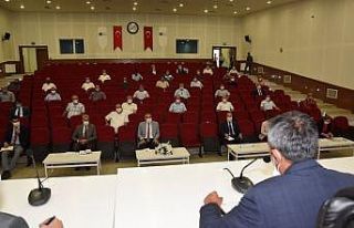 Vali Sezer, muhtarlarla bir araya geldi