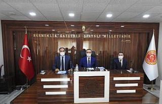 Vali Soytürk, İl Genel Meclisi üyeleriyle bir araya...