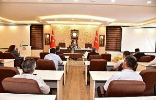 Vali Yaşar Karadeniz, muhtarlar ile bir araya geldi