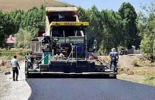 Van Büyükşehir Belediyesi Çaldıran’daki asfalt...